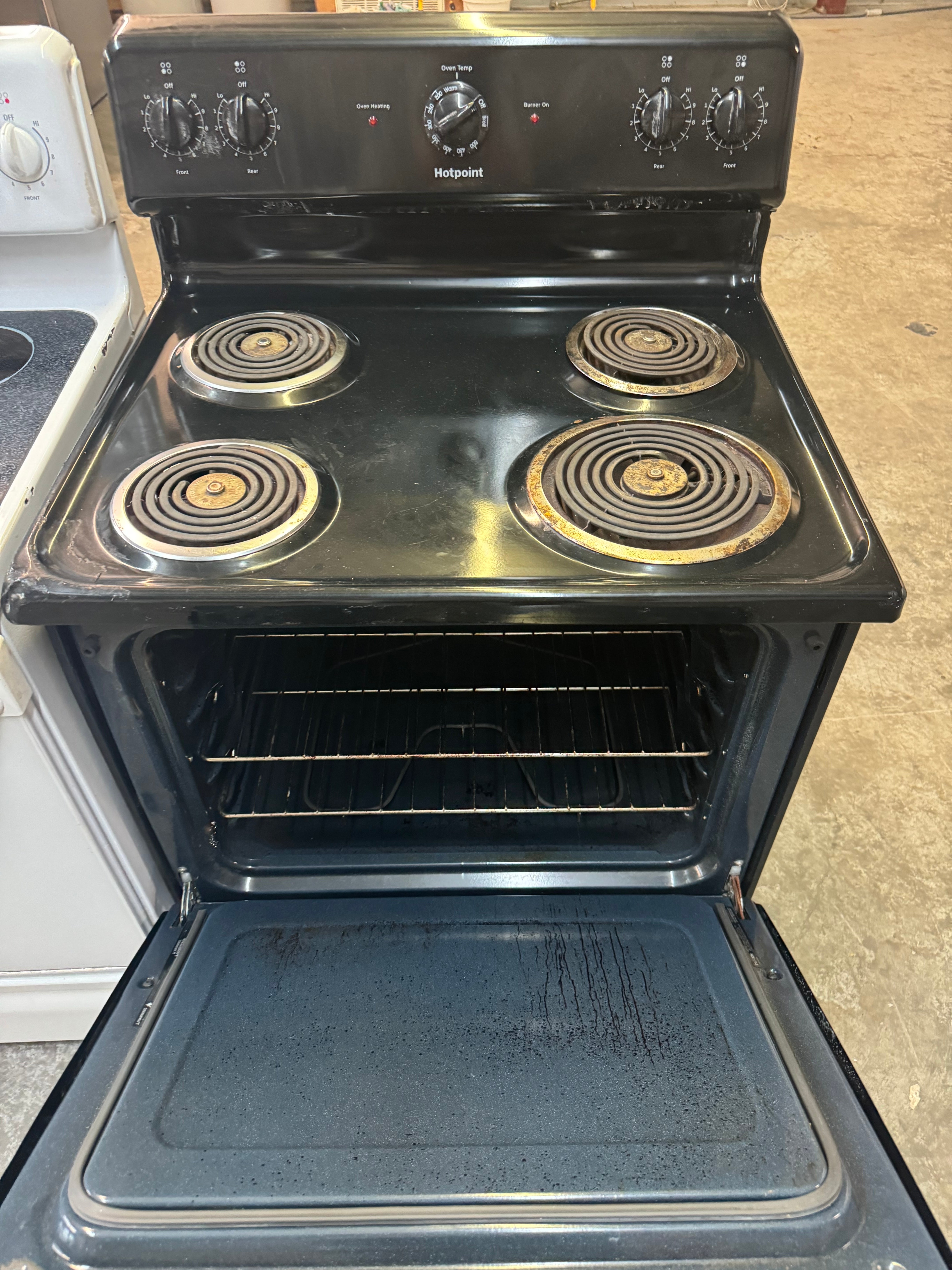 Refurbished Black Coil Top Stove